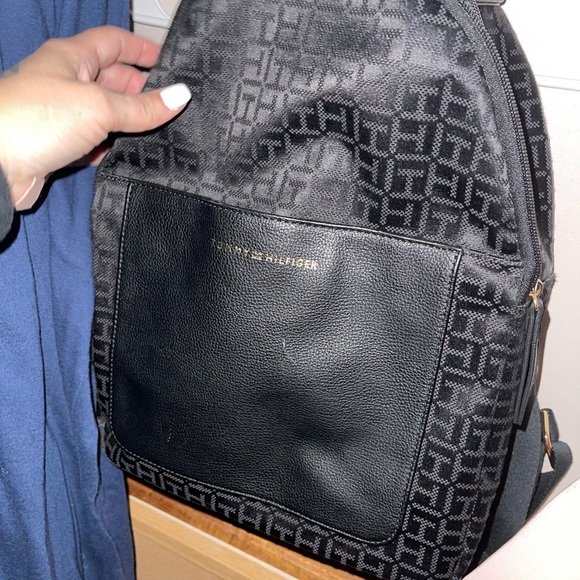 Tommy Hilfiger bookbag purse - Picture 2 of 6